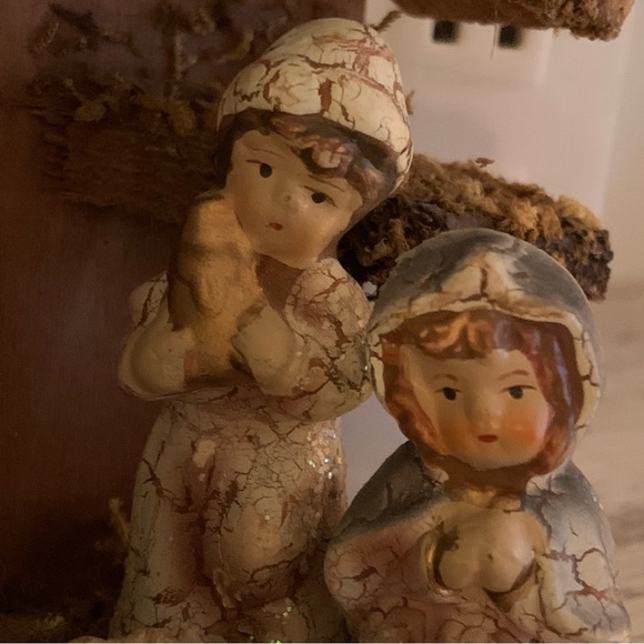 Vintage Small Nativity Scene / Nativity Set / Christmas Decoration / Vintage. - Picture 9 of 15